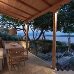 Islets Seafront Boutique 奈德里