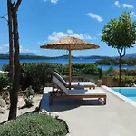 Islets Seafront Boutique Вилла Нидри