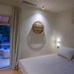 Islets Seafront Boutique * Нидри